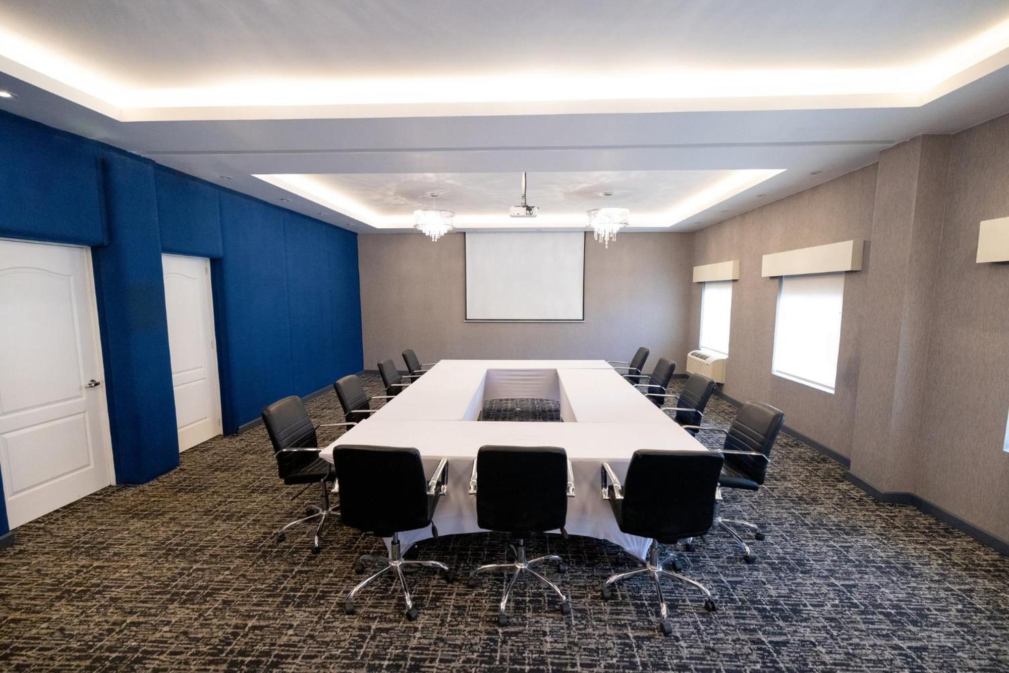 Voco Saltillo Suites By Ihg 外观 照片
