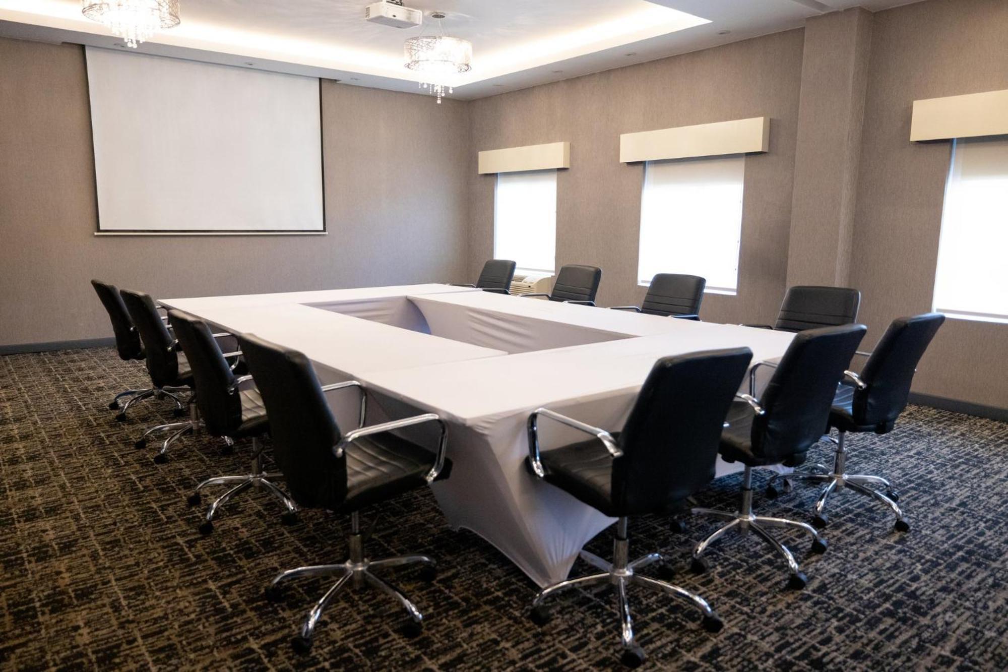 Voco Saltillo Suites By Ihg 外观 照片
