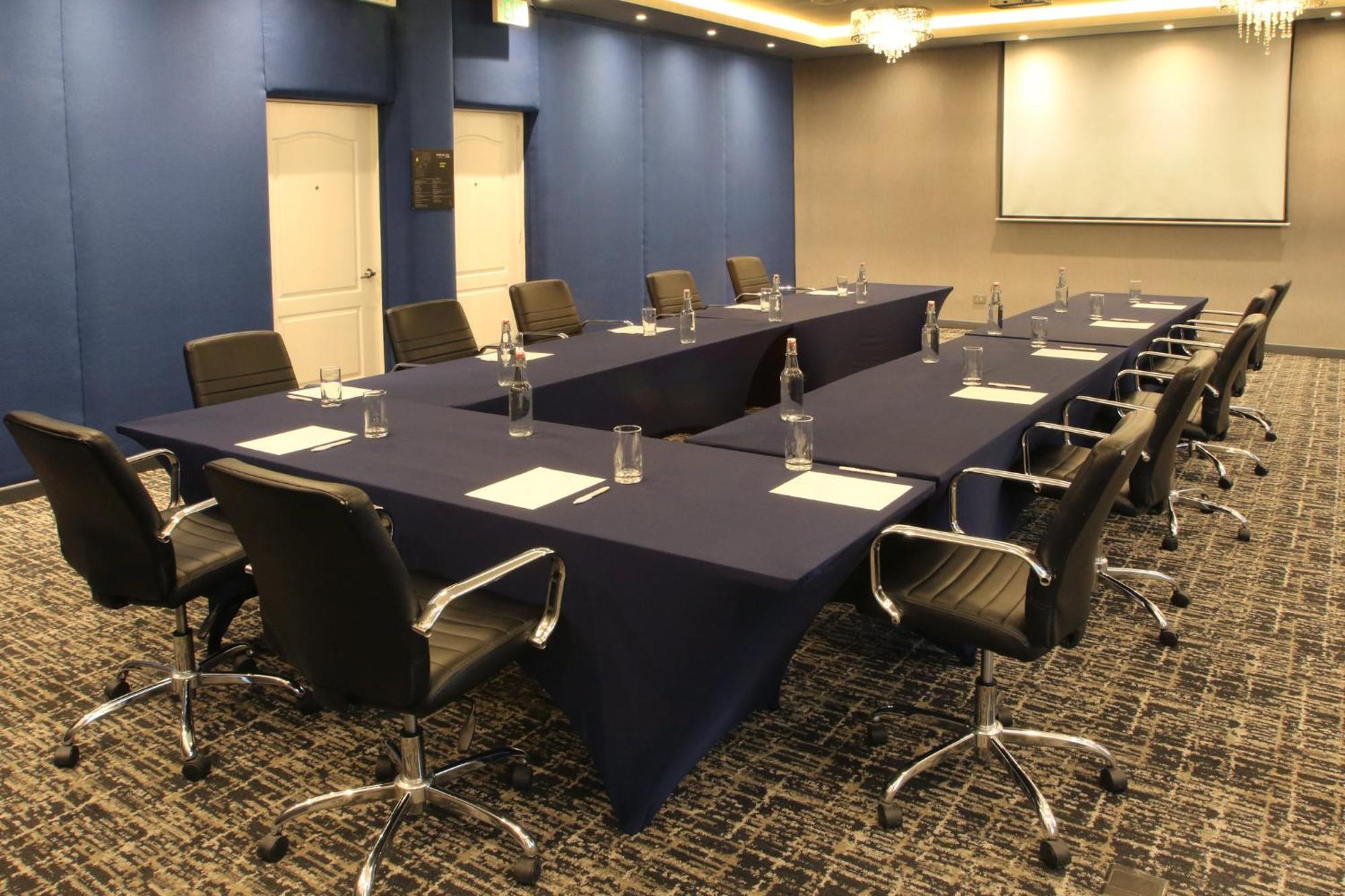 Voco Saltillo Suites By Ihg 外观 照片