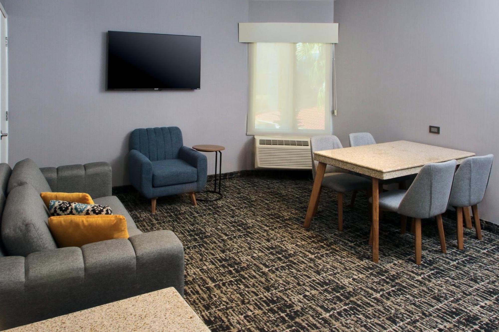Voco Saltillo Suites By Ihg 外观 照片